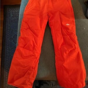 Quiksilver Vibrant Orange Snow Gear NWT size S/10 never worn Kids